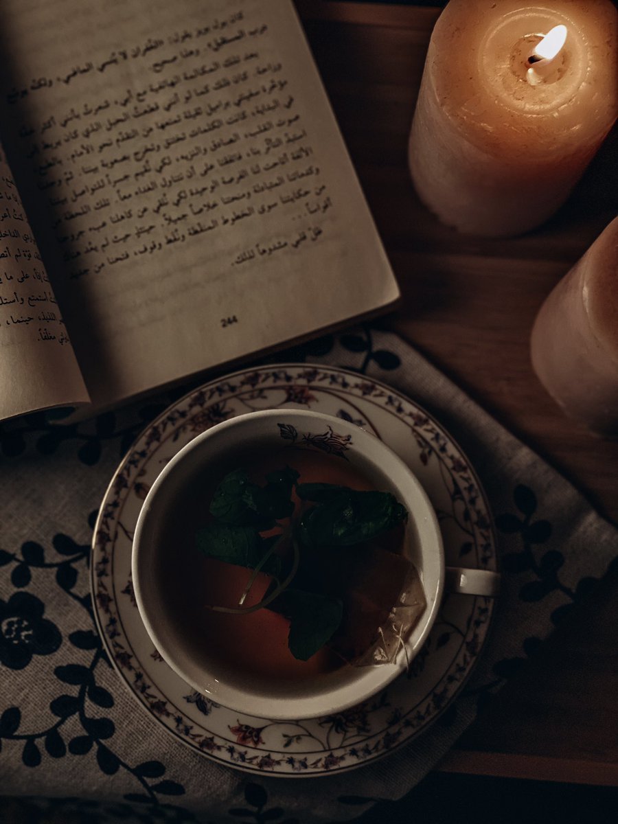 soirza's tweet photo. قد تراها تتعقد ولكنّها تترتب بطريقة أُخرى
لُطفه يجري وعبدهُ لا يدري 🤍. https://t.co/ZFmVrxClJm