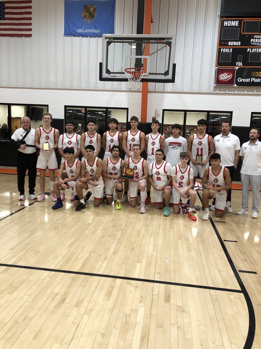 BuddyHusted's tweet photo. 🏀Bi-County Tournament🏀
       Runner-Ups!!!
#reddevilBB 🏆 https://t.co/OTowpczb6M