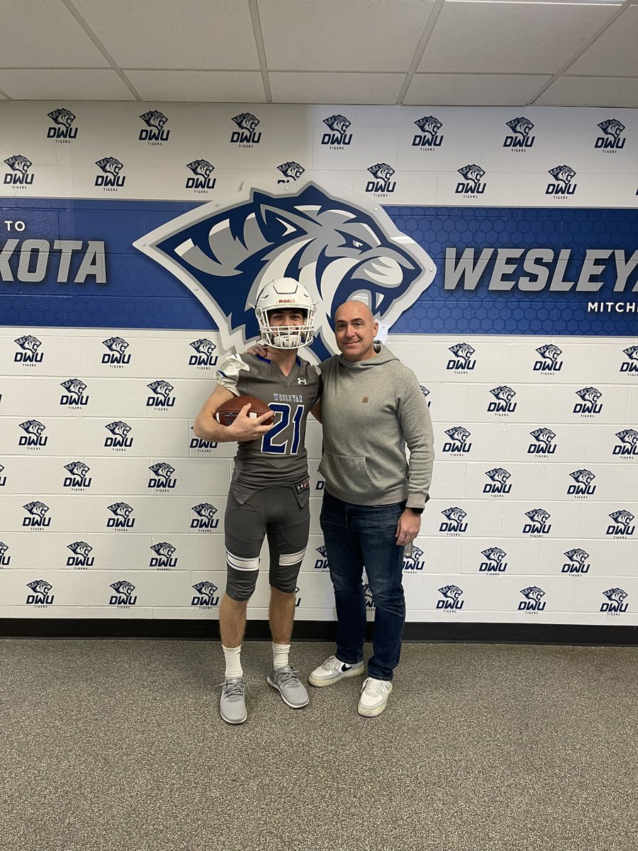 After a great visit I am extremely grateful to have received an offer from Dakota Wesleyan! 
#bleedblue 
<a href="/CoachDevericks/">Torren Devericks</a> <a href="/CoachKretch/">Alex Kretzschmar</a> @CoachCimpl <a href="/Coach_Bernarde/">Mike Bernarde</a> <a href="/CoachMasonFrost/">Mason Frost</a> <a href="/Idaho_8_Man/">Idaho8Man</a>