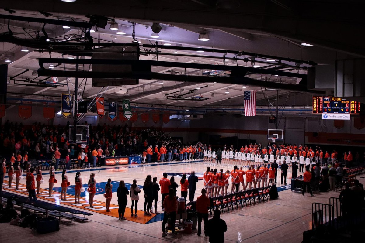Shouts to @pio_athletics. Pic from the IWU vs Carroll pregame. What a crowd. #d3hoops