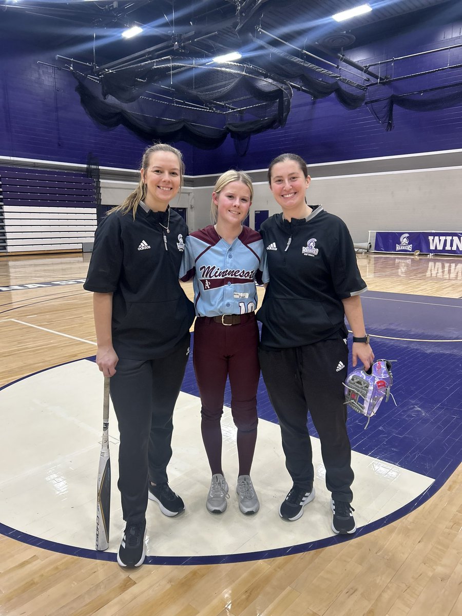 Thank you to @WinonaStateSB, @CoachGregJones1, @AliNowak4 and @ann_smo98 for hosting todays camp. It was a great opportunity to learn from different players and coaches!