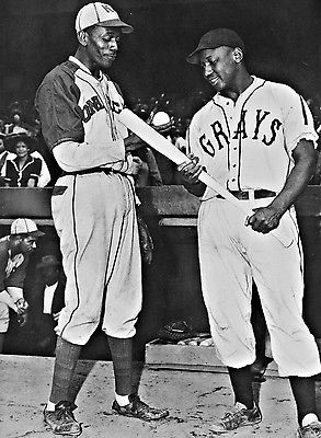 January 20, 1947, Hall of Fame catcher/outfielder, Joshua Gibson “Josh” died in Pittsburgh, Pennsylvania. (L to R), Satchel Paige and Gibson. If you are enjoying these tweets please share and follow. My content is original, historic, and entertaining.