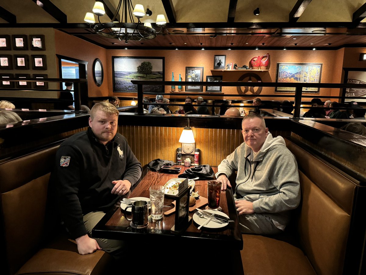 MichaelGil20681's tweet photo. Extended My Stay A Little While Longer, My Son Decided To Take Me Out For Dinner 😋😋😋 https://t.co/8d8SaI3t8o
