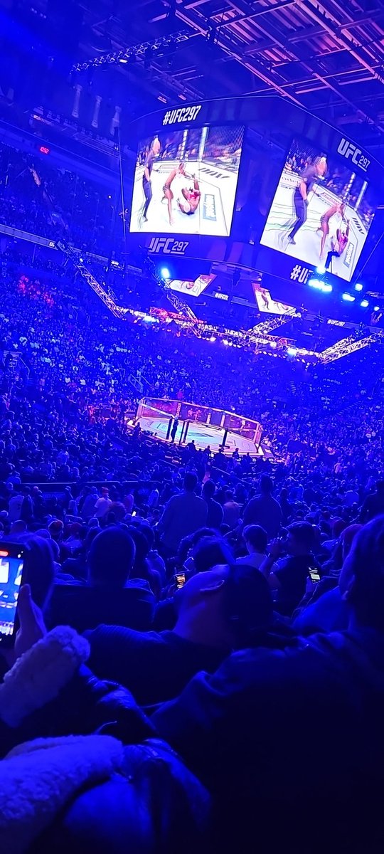 GoodLucXz's tweet image. UFC#297