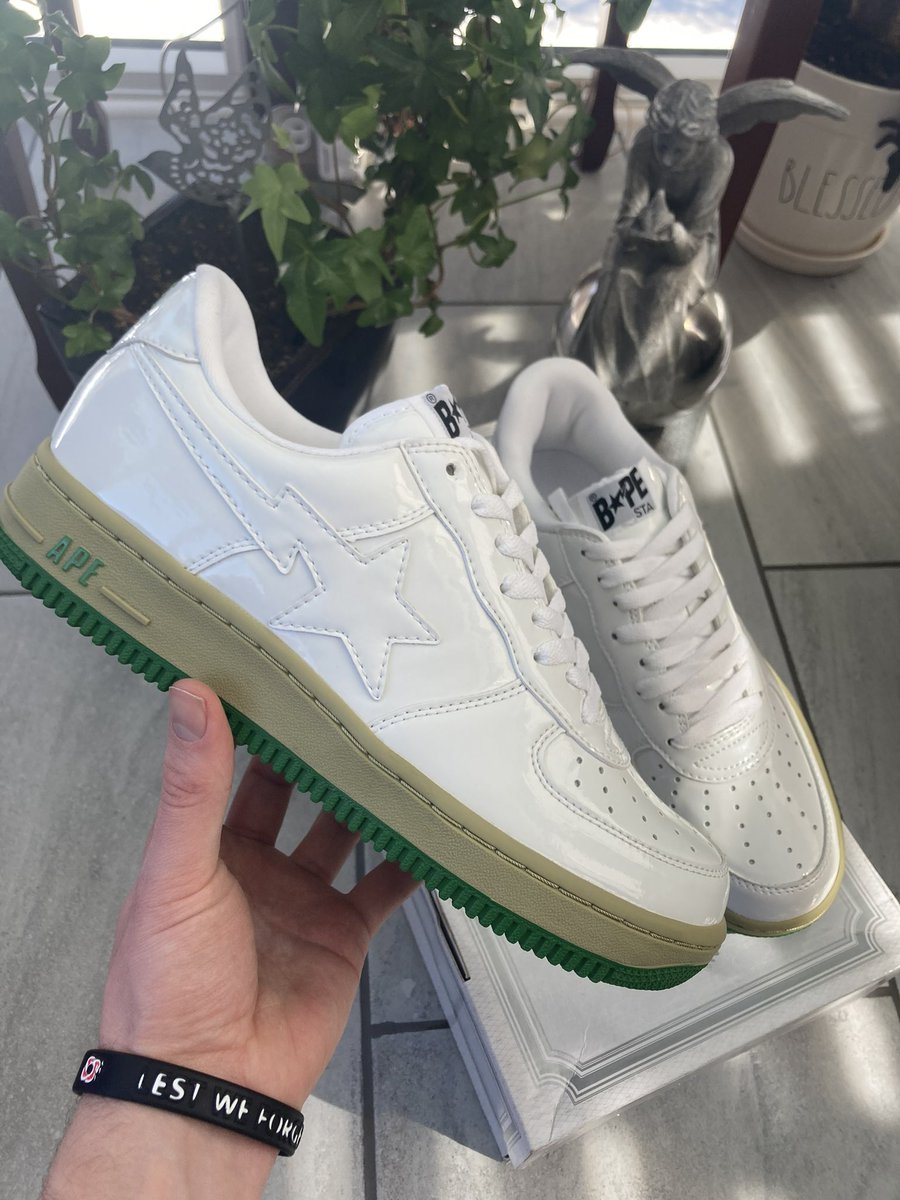 grailedpolice's tweet image. #Bapesta White/Green 2008