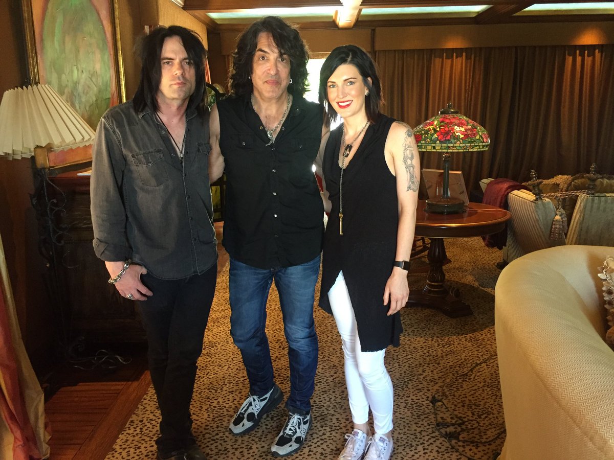 Happy birthday <a href="/PaulStanleyLive/">Paul Stanley</a> My rock and roll spirit animal since the Christmas that Santa Claus brought that copy of Hotter Than Hell down my parents’ chimney. 🤘🏻🔥🎸