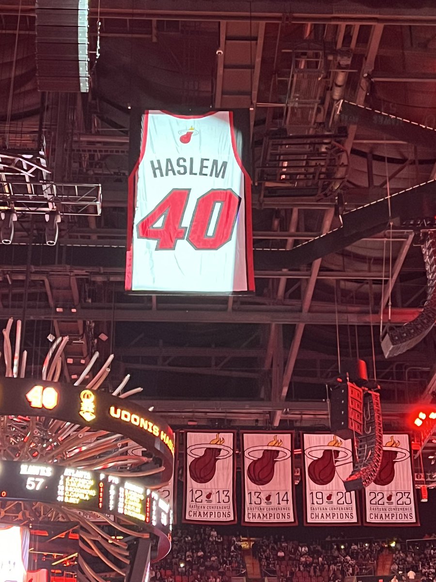 SAMSaysMiami's tweet photo. #AboutLastNight — Such a beautiful celebration & historic occasion for #HeatNation & #GatorNation & #Miami #MiamiHeat #UD40 @ThisIsUD @MiamiHEAT #HeatHistory 🔥🔥🔥 https://t.co/NEf2YLQnCM