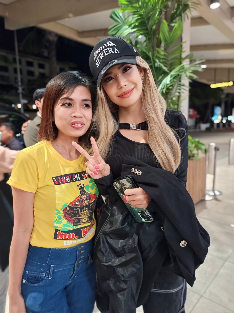 jdnise's tweet photo. Saan ako nakatingin😁 I'm happy to see you ang saya ng puso💞@MyrtlelovesRAWR since pbb😍❤️
#SINULOG #pitsenyor #cebu https://t.co/xJxQI9LJq4