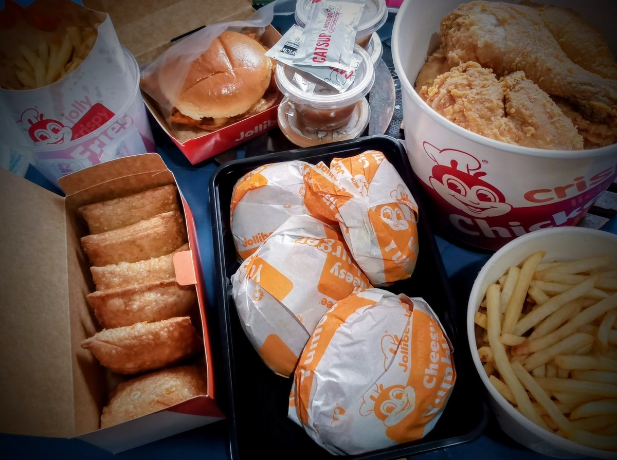 budge_nudge's tweet photo. @annecurtissmith Magandang umaga, @annecurtissmith. #BidaAngSarap https://t.co/5FXQZ9v2Jn