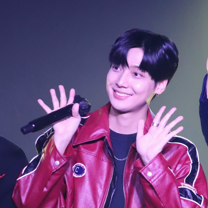 unpappa721's tweet photo. 2024 #BF LIVE IN JAPAN 
𝙽𝙴𝚆 𝙲𝙷𝙰𝙿𝚃𝙴𝚁
📷photo time🥳

@BFofficial_JP 
#BOYFRIEND
@BOYF_DH  
@BOYF_JM 
@KM__950424 
@MW_950731 
#동현 #정민 #광민 #민우 https://t.co/sFxdDovTq3