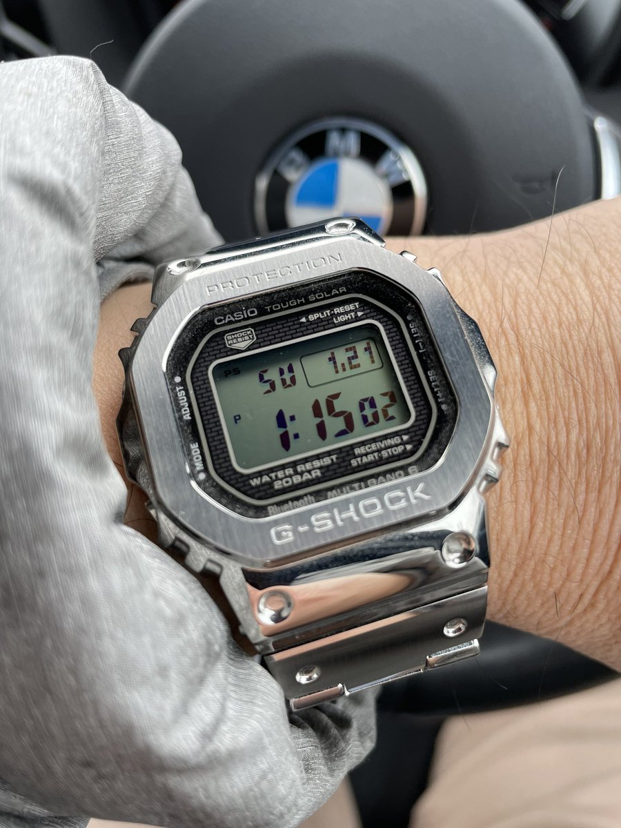 雨の日曜日です。フルメタルGショックGMW-B5000D-1JFで外出です。
#casioGshock
#gshockcollector  #Gshock 
#gshocklover  #casio #Gショック　#GMWB5000D1JF