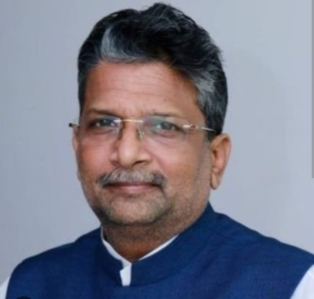 बिहार सरकार के माननीय मुख्य मंत्री नितीश बाबू को श्री आलोक कुमार  मेहता जी को शिक्षा मंत्री बनाये जाने पर बहुत बधाई  ।डॉ विश्वनाथ कुशवाहा मधुबनी।