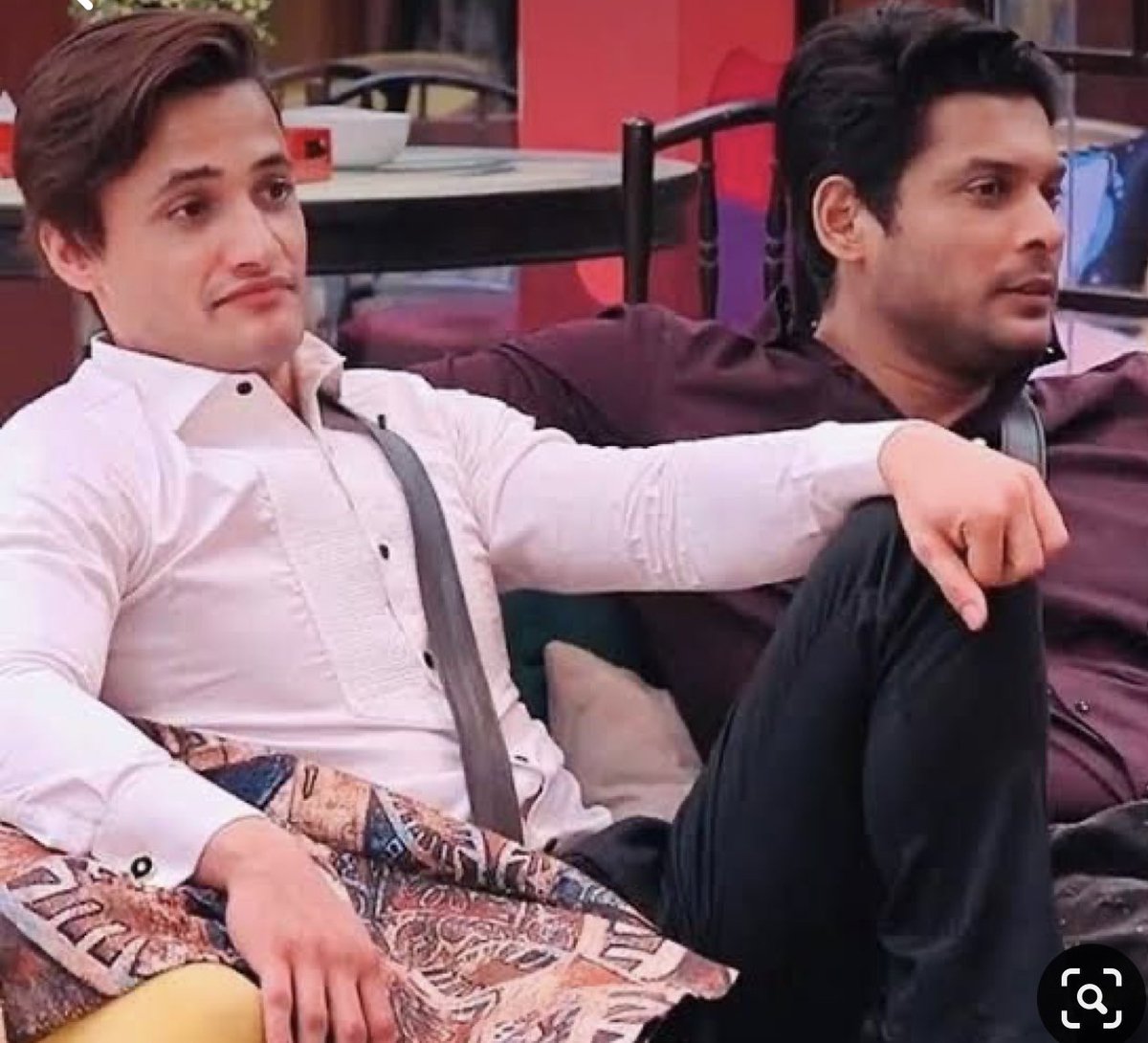 Am i the only one who’s asim’s fan 
But also loves 
Sidsim and sidnaz
And their trio 🥺🫶♥️

#bb13
#AsimRiaz 
#SidharthShukla