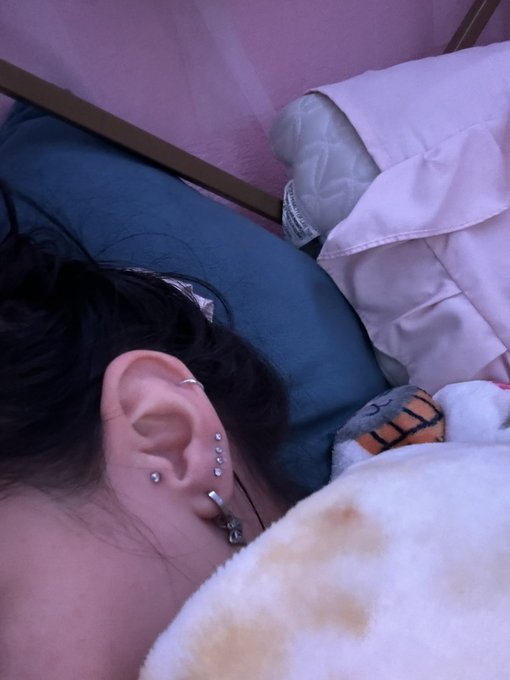 Should I get more ear piercings https://t.co/GuwOakNkrY