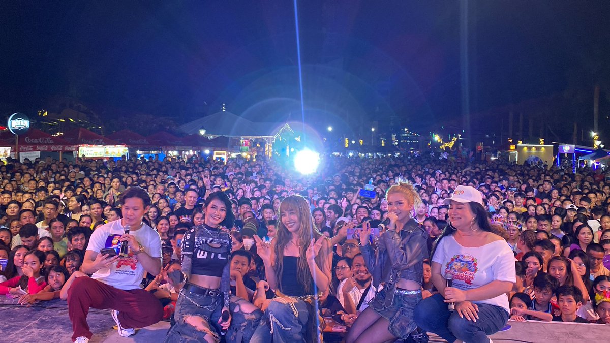 cornerstone_ofc's tweet photo. Thank you so much Plaza Independencia for making Day 1 super lit for @G22Official! 🫶🔥

#G22
#CornerstoneArtist 
#SinulogBP2024 https://t.co/neVZ5uSJiM