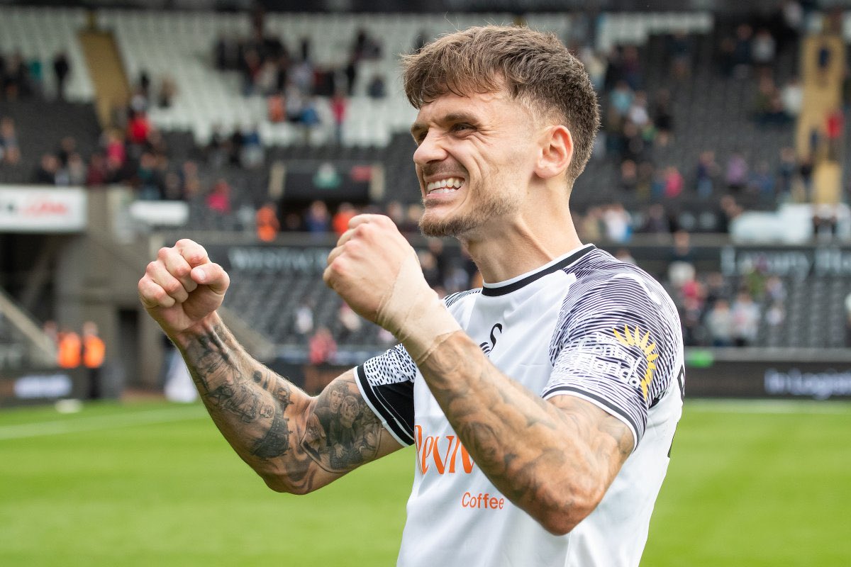 SwansExpresss's tweet image. Jamie Paterson on the #Jackarmy 

“The fans stayed with us too, they were great, which is what we need, to be all together moving forward. There are positives to take.”

[@SwansOfficial]