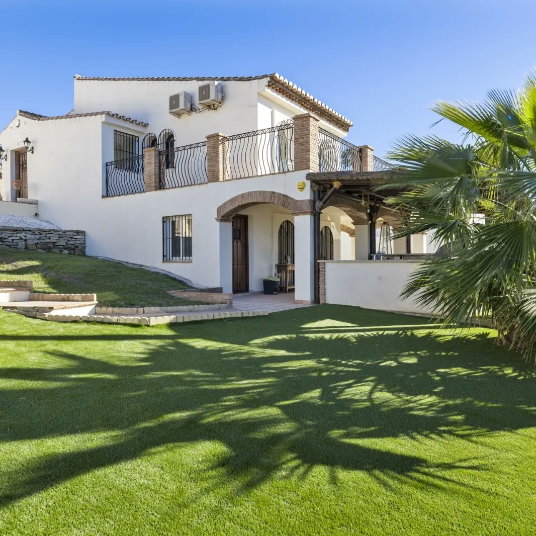 O_Estates's tweet photo. 𝗩𝗮𝗹𝗹𝗲 𝗥𝗼𝗺𝗮𝗻𝗼 𝗚𝗼𝗹𝗳 𝟰 𝗕𝗲𝗱 𝟯.𝟱 𝗕𝗮𝘁𝗵 𝗩𝗶𝗹𝗹𝗮
• 4 Bed
• 3.5 Bath
• Private Pool
• Private Garden
#qatar #doha #قطر #الكويت #الدوحة #السعودية #الامارات #dohaqatar #دبي #السعوديه #الرياض #qatarlife #instagood #لايك #ابوظبي #oman #وناسة #قطريات #ابو_ظبي https://t.co/Dfp4JLJ7Fg