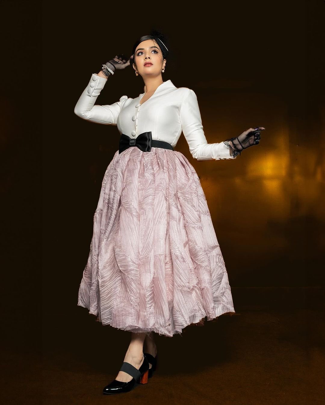 Anchor Sreemukhi Marriage iiQ8