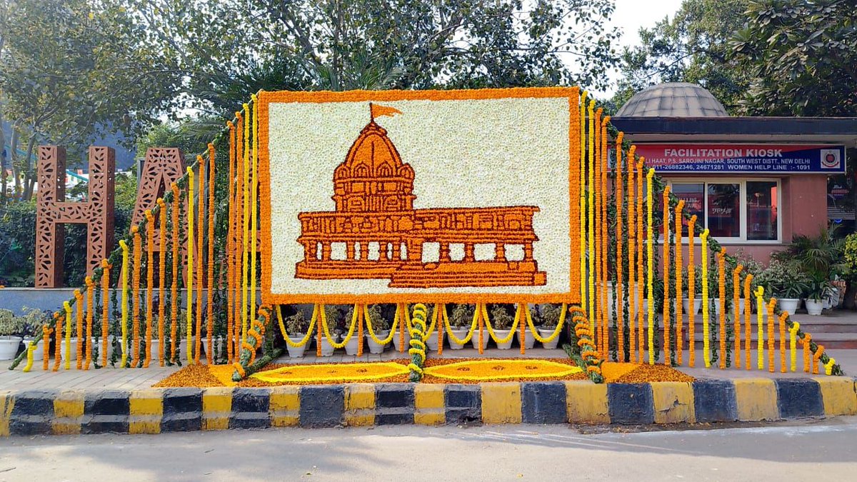upadhyaysbjp's tweet photo. 🌸 Beautiful blooms adorn Delhi's landmarks! NDMC adds a floral touch at 10 iconic spots including Khan Market, Connaught Place, Dilli Haat, various Roundabouts and more in anticipation of historic event of the Ram Mandir Pran Prathishta inauguration. 🌺 #DelhiDecor #RamMandirInauguration