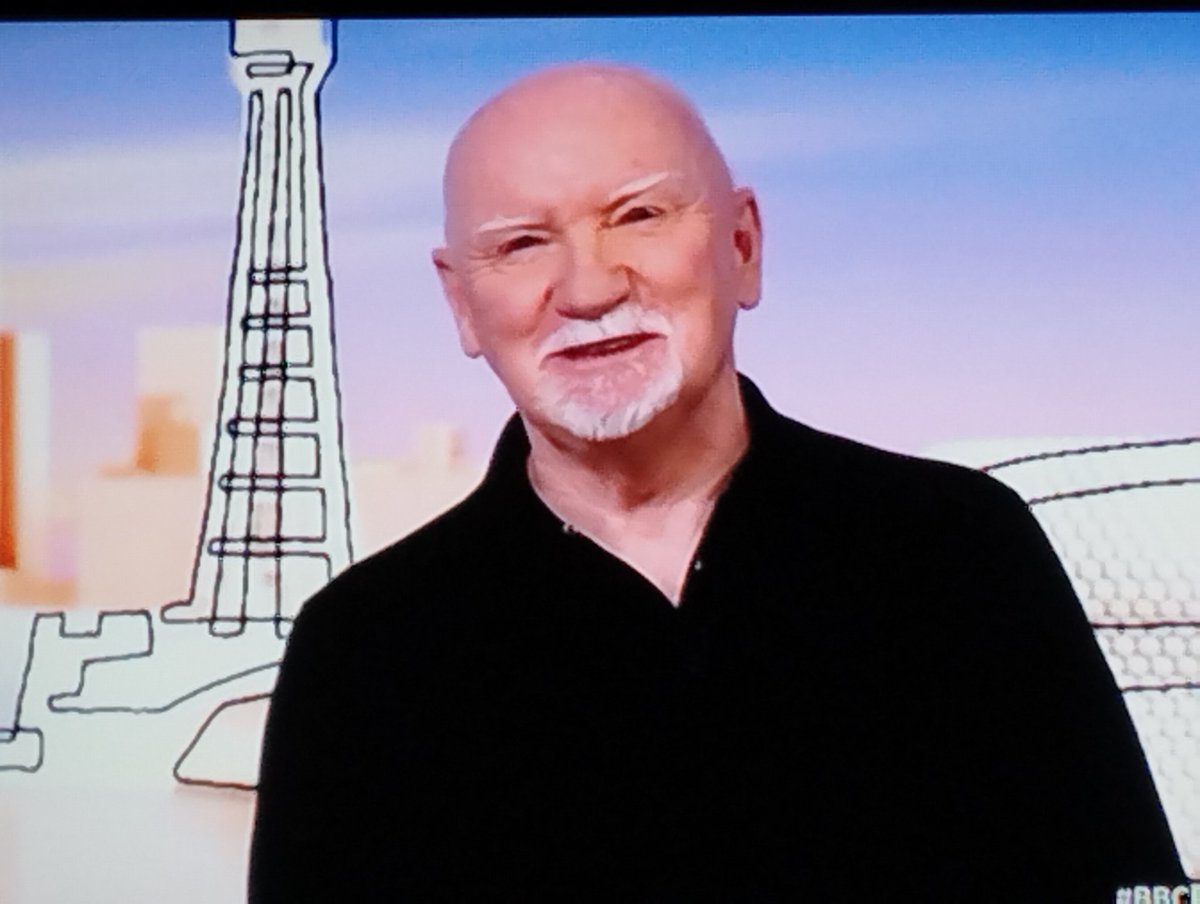 tozdee57's tweet photo. So, it appears that #TomHunter doesn't agree with a progressive tax system! Are there ANY intelligent billionaires in the world? #BBCLauraK https://t.co/w5YAjAvGth