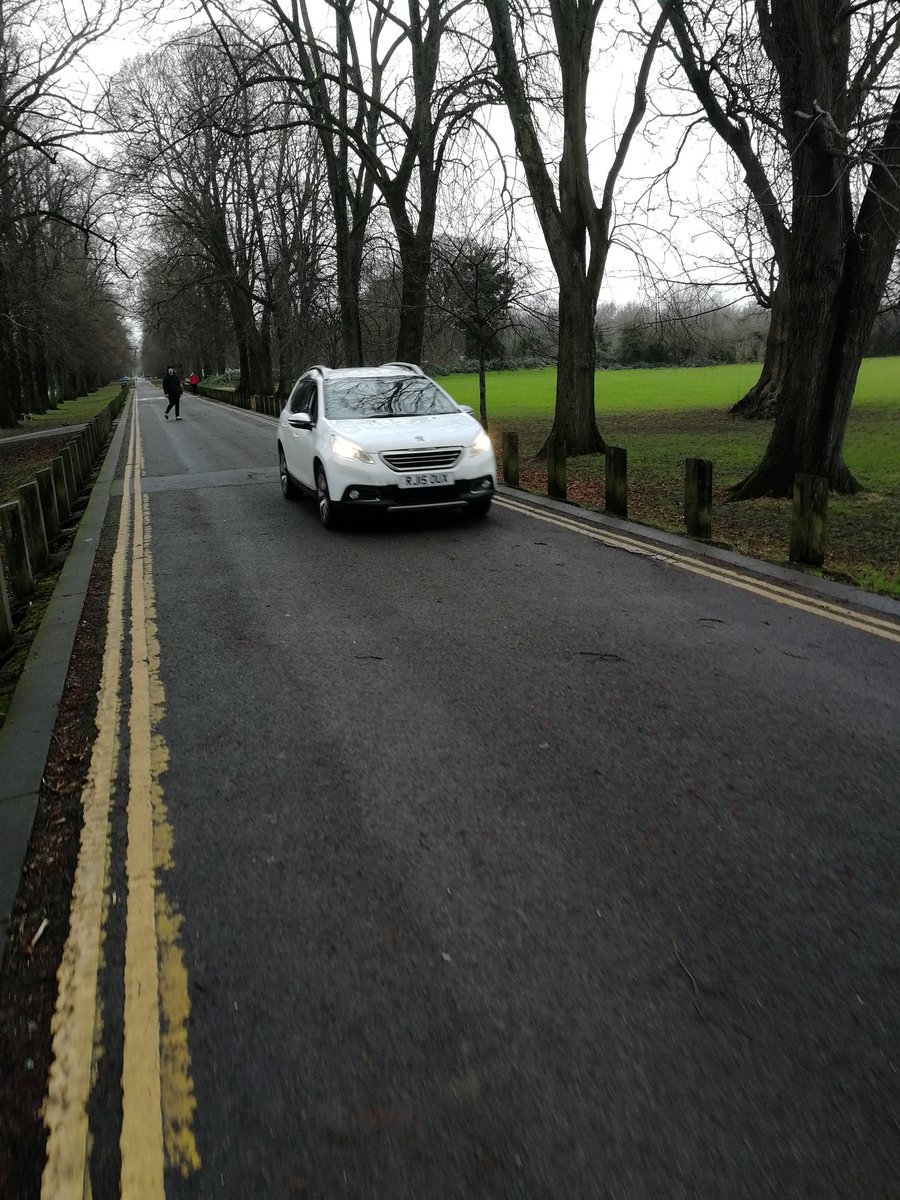 Why has <a href="/cardiffcouncil/">Cardiff Council</a> opened up the Bute Park spine track to traffic this morning? TBF, it's the only road in the city with no 20mph signs