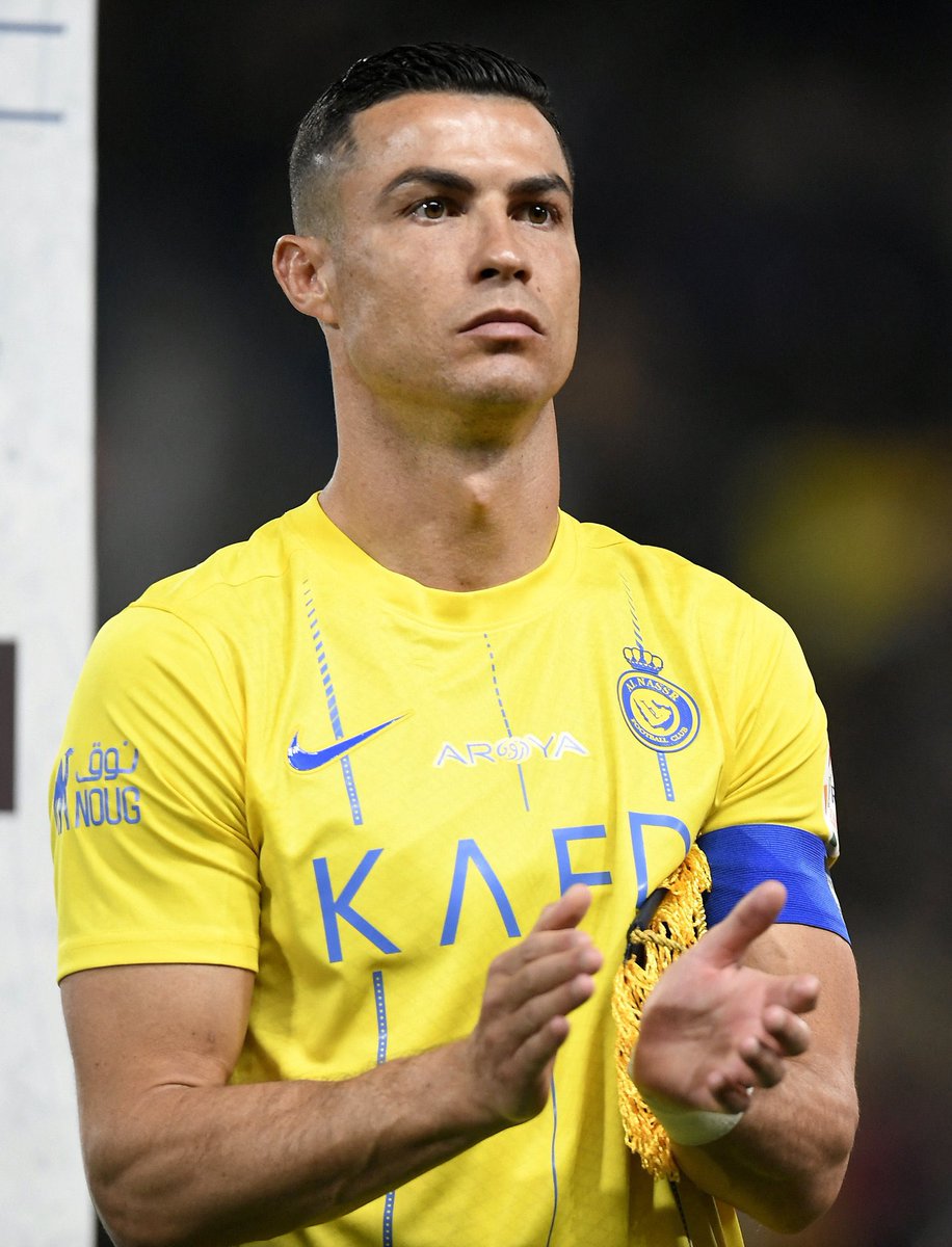 🗣️ Cristiano Ronaldo: “Ballon d'Or, ‘En İyi Ödül’ güvenilirliğini kaybediyor.” (Record) ➡️ Bu konu hakkında ne düşünüyorsunuz? 🤔