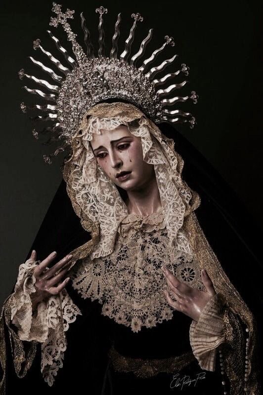 lagunabayfables's tweet photo. Statues of Our Lady of Sorrows just scratch a particular itch in my raised-Filipino Catholic brain https://t.co/rCjtJfgt0A