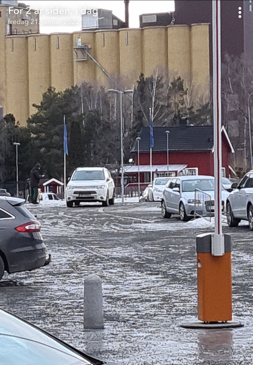 Eirik Johansen (@eirikjohansen62) on Twitter photo Og vi feirer jubileum: To år siden driftssjefen fikk nok av parkeringene til <a href="/Andreas13607541/">Andreas Dahl</a> og tauet bilen hans midt i veien. <a href="/BendikEriksen/">Bendik H. Eriksen</a> Og vi feirer jubileum: To år siden driftssjefen fikk nok av parkeringene til <a href="/Andreas13607541/">Andreas Dahl</a> og tauet bilen hans midt i veien. <a href="/BendikEriksen/">Bendik H. Eriksen</a>