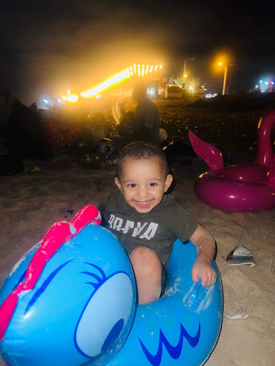Al7yatHeb's tweet photo. On 09.01.24, Israeli airstrikes hit my family house in the middle of Gaza without any warning. My two sisters, Reem 32 yrs and Wafa 27, along with three of my nephews ( 6 mon, 2 yrs &amp; 3 yrs old) were all killed. My niece, Mariam, 6 yrs, lost her left leg completely &amp;injured badly https://t.co/wKvggeZBGD