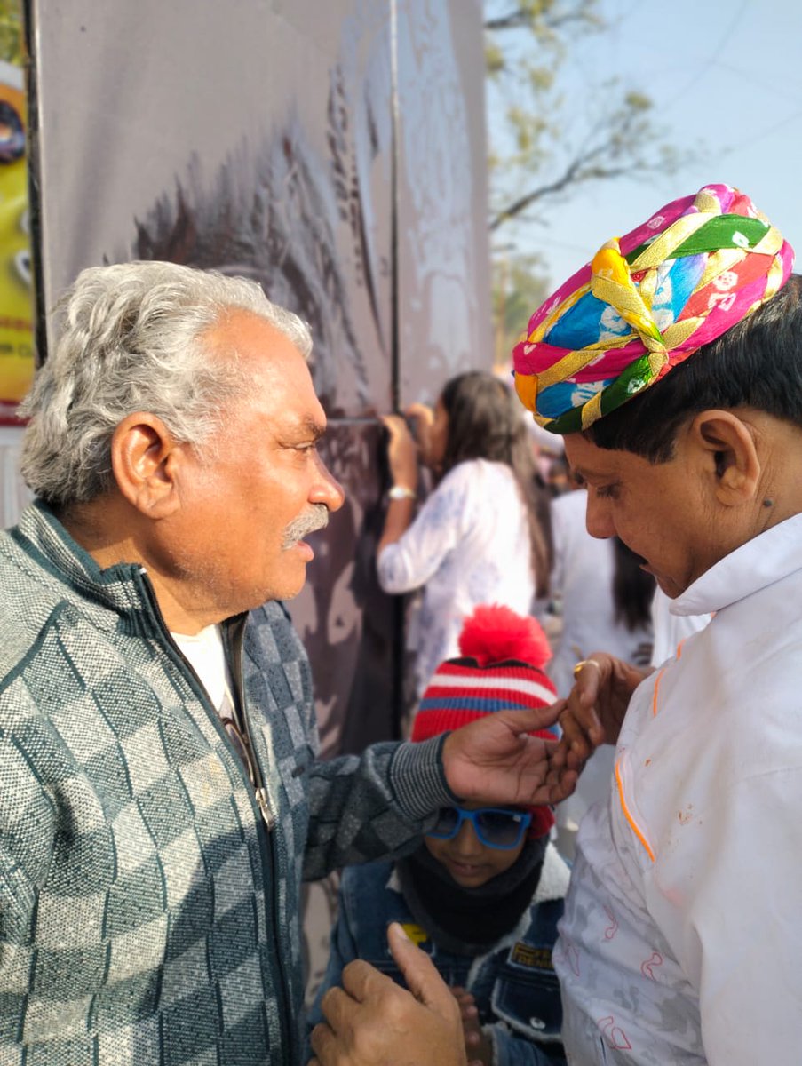 Vasudev4bjp's tweet photo. राम मय प्रदेश, राम मय उज्जैन 

आदरणीय मुख्यमंत्री श्री @DrMohanYadav51 जी के नेतृत्व में आयोजित श्रीराम राहगीरी आनंदोत्सव उज्जैन संपन्न हुआ।

समारोह के दौरान आदरणीय मुख्यमंत्री जी से मुलाकात हुई मध्यप्रदेश को लेकर उनका विजन प्रदेश को विकास के नए आयामों पर ले जाएगा। #MohanSarkar https://t.co/7sfMlBceZt
