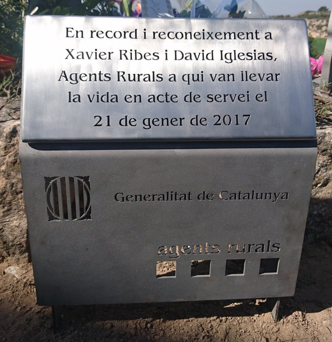 UGTForestales's tweet photo. Seguiremos luchando por la seguridad de todo un colectivo y por la memoria de aquellos compañeros que ya no están entre nosotros.
Nuestro apoyo en este séptimo aniversario a sus familiares, amig@s y compañer@s.
#XavierYDavid
#StopAgresionesAAMM
#YoSoyAgentRural https://t.co/5nUyMPZ1EN