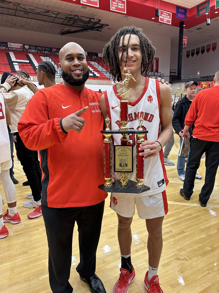 kinglou1522's tweet photo. Happy 18th Birthday Son, I love you so much and I’m so proud of the kid you have grown up to be! Keep being you Dee!!! https://t.co/XMC0qnO3qK