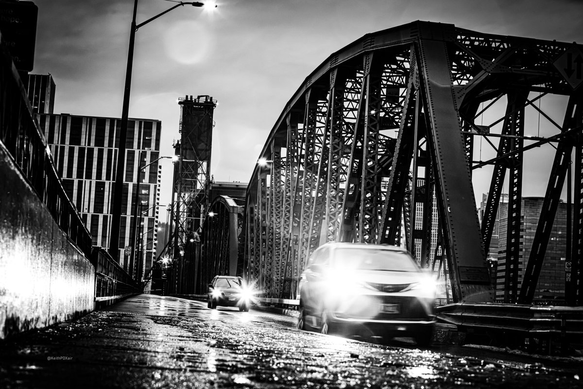 Keith Miller (@keithpdxair) on Twitter photo Capturing some images in downtown <a href="/PortlandGov/">City of Portland, OR</a> #Hawthornebridge
#portlandoregon Capturing some images in downtown <a href="/PortlandGov/">City of Portland, OR</a> #Hawthornebridge
#portlandoregon