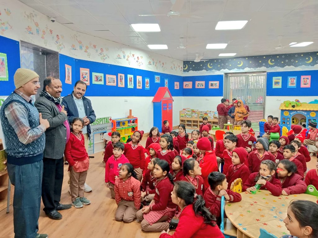 karshan01's tweet photo. 🏫 A transformative day at New Rajinder Nagar -SV School!🩵Engaging discussions with Principal Dr. Modi ji & HTC Rampal Bhaiya..experiencing #HappinessClasses revealed a commitment to holistic education.
A school where success blooms through the impactful Happiness Curriculum!🌷 https://t.co/af9VSdUXx4