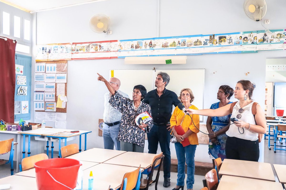 Saint-Denis prête pour la rentrée scolaire grâce à plus de 1 000 héros municipaux qui travaillent sans relâche.
100% de nos écoles recevront les 18 000 enfants dès lundi ! Merci à ceux qui s’occupent des autres malgré des dégâts chez eux.
#rentreescolaire #Belal #saintdenis974