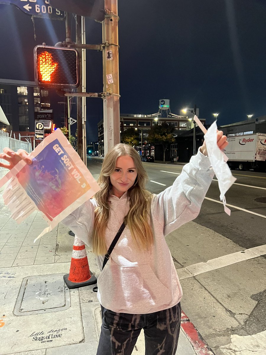 paulineherr's tweet photo. friendly reminder that i just put out a vocal pack  ok byeee https://t.co/bysjHTaawg
