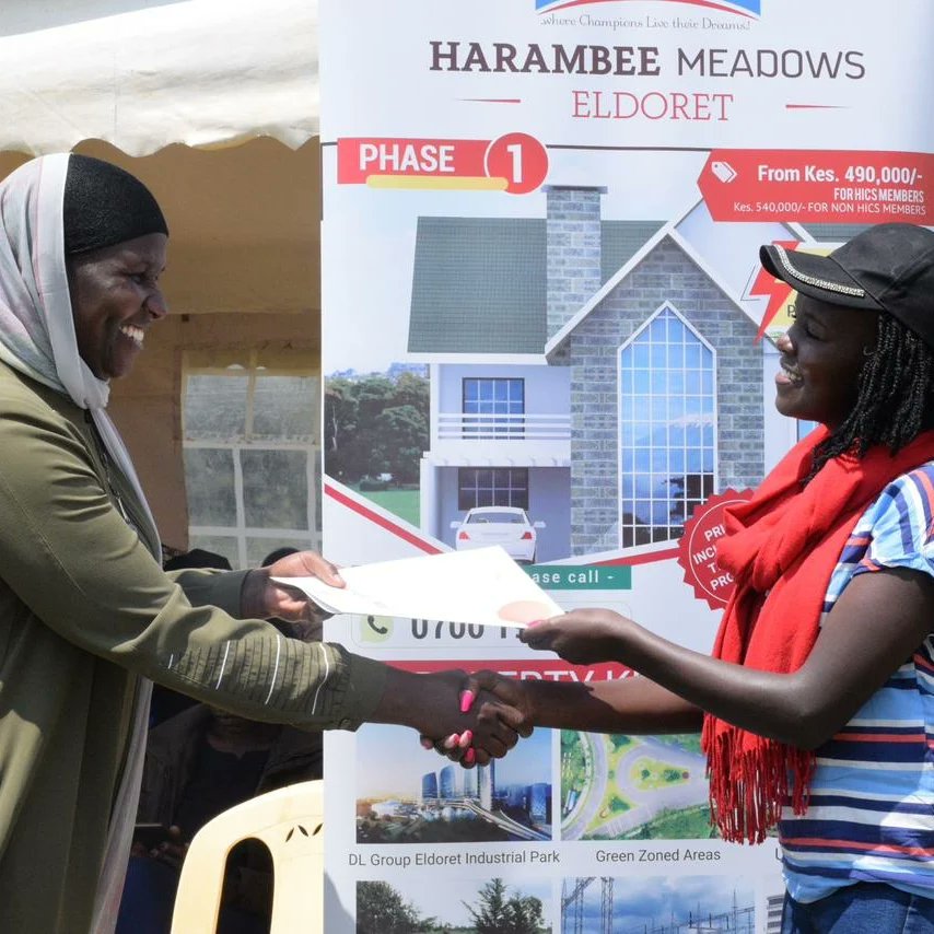 HarambeeDTSACCO's tweet image. Passing the torch of ownership in the heart of Eldoret town, where dreams become reality.
Today marks the celebration of a new chapter as the title deed finds its rightful home. 
 #TowardsLivingWithDinity #NewBeginnings #ReadilyAvailable #TitleDeedReady #EldoretPlotForSale