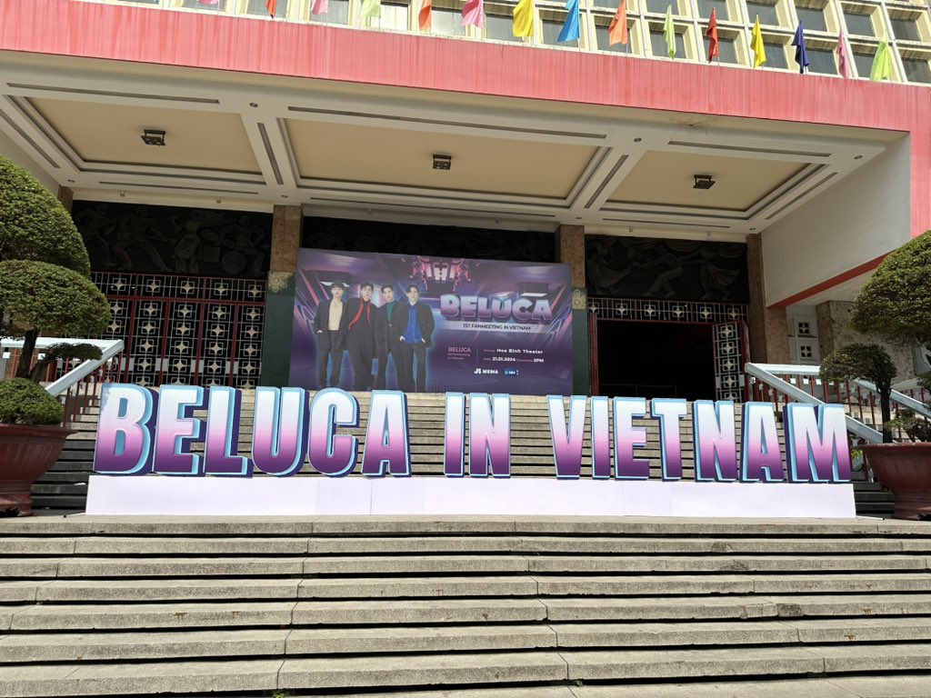 taytawanfc's tweet photo. Thanks for support 🙏💙

#Tawan_V 
#BELUCA1stFMinVietnam https://t.co/1zwitr0ss2