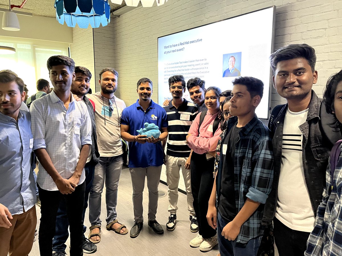 Had another insightful conversation with @me_sagar_utekar at the CNCG Pune meet-up.

Explored:

+ Elastic Machine Pool: The sole solution addressing the issue of low compute utilization of EKS - Shamsher Ansari 
+ Docker extension

#docker #linux #k8s #meetup