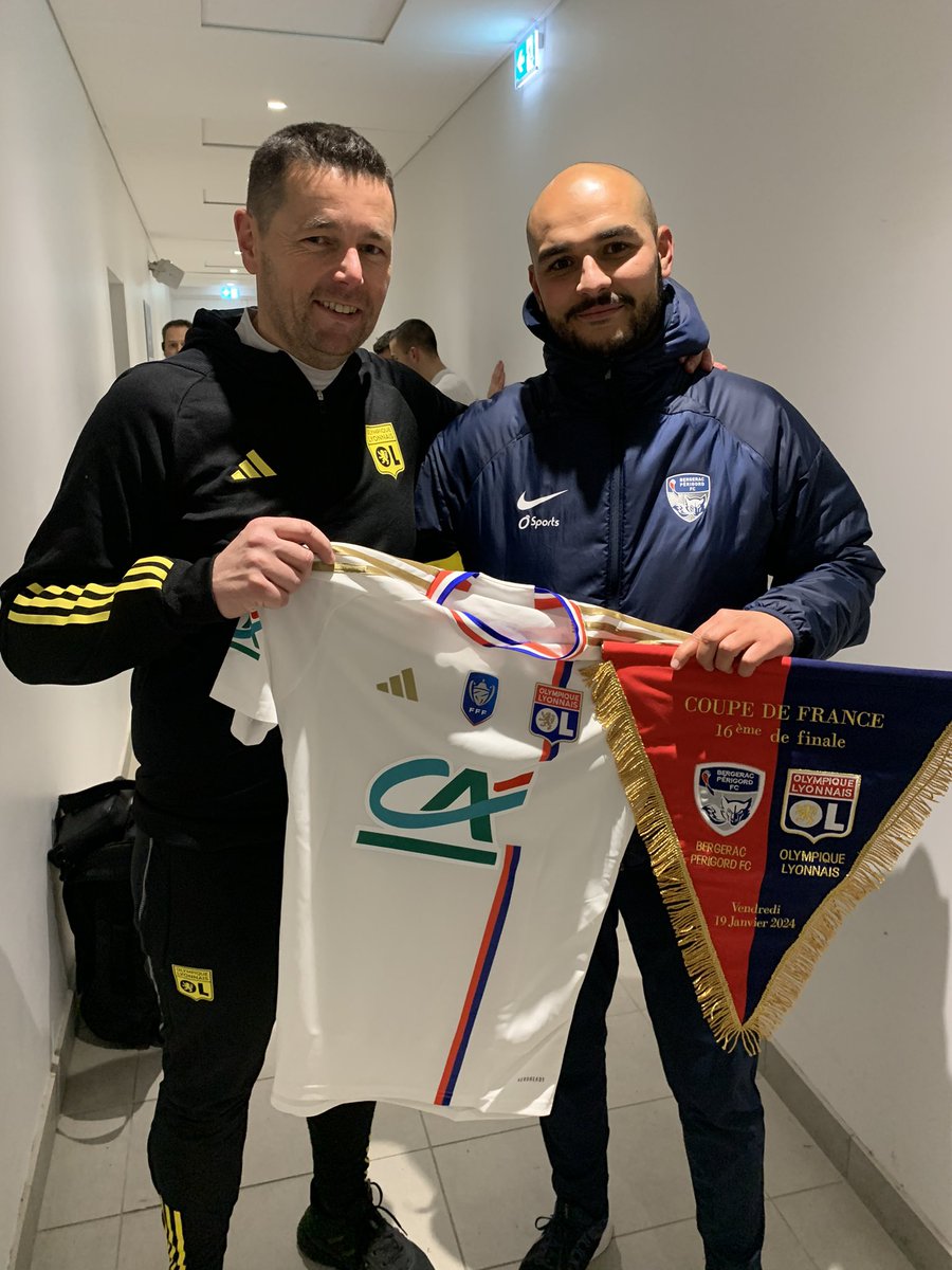 JMA_Drek's tweet photo. Bergerac 1-2 Lyon
Content que cette affiche ait existée
#BPFCOL #CoupeDeFrance https://t.co/AJUXBd9F1f