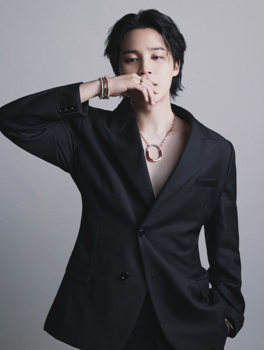 JiminGlobal's tweet photo. Harpers BAZAAR Japan | #JIMIN 

👤 How do you perceive the dark and bright sides of yourself, and how do you deal with them? 

🐥 Doesn’t everyone have a bright side and a dark side inside? There are times when it's good, and there are times when it's hard. When I’m in a good mood, I am happy. When it’s tough, I suffer. I think my way of coping is accepting the moment as it is.