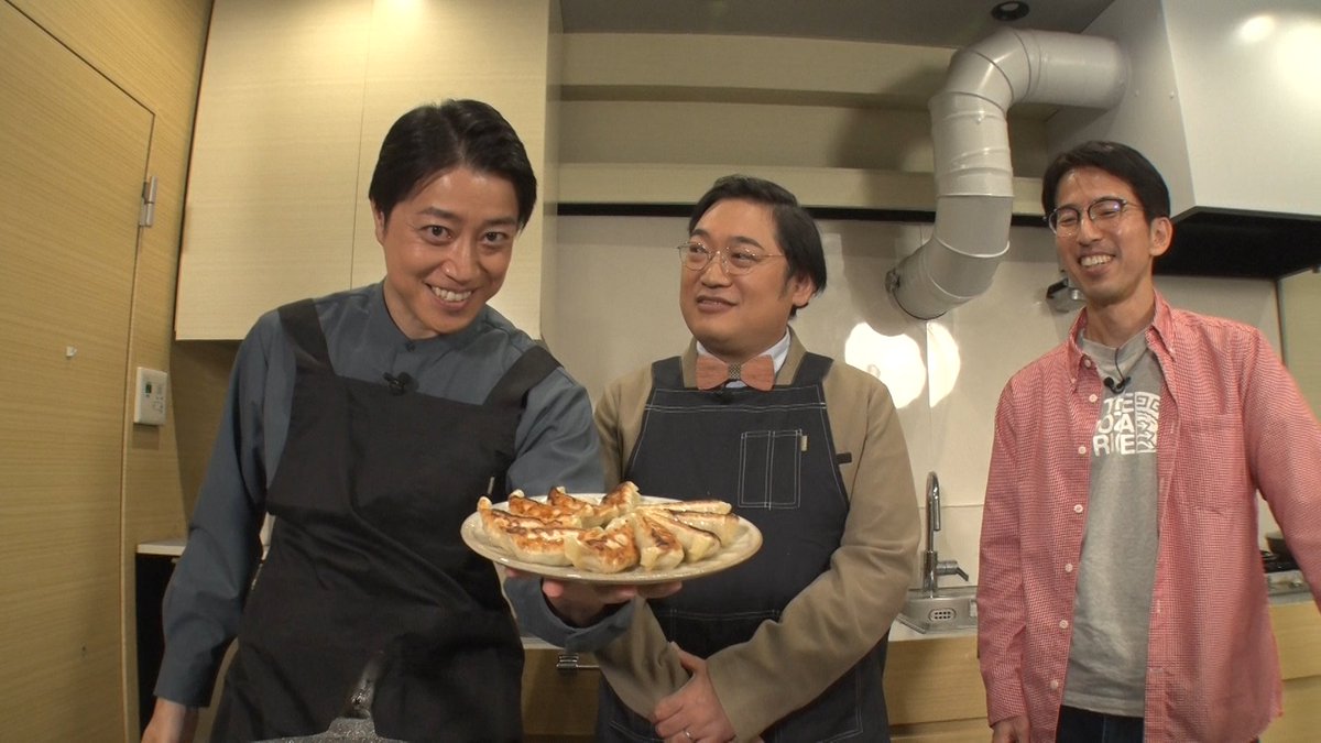 tbs_loveit's tweet photo. 明日の #ラヴィット！は…

／
ぼる塾の自由時間 in熱海 後半戦🚗
#ぼる塾 #タイムマシーン3号 が熱海の商店街で絶品グルメを食べ尽くす😋

さらに、冷凍餃子ランキングも🥟
＼

スタジオには #アキナ #タイムマシーン3号✨

今週は #田村アナ が夏休みのため、日替わりMCが毎日登場🌈

お楽しみに🐰 https://t.co/4u2dJp1TP3