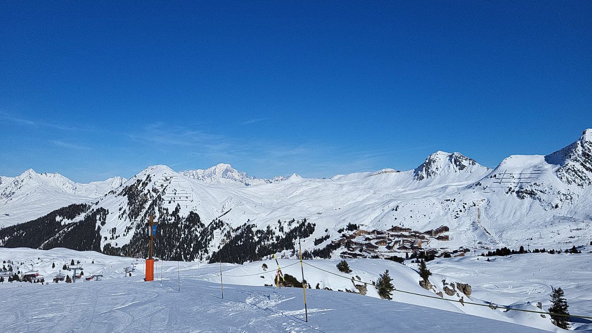 SmitVerzekert's tweet photo. Last minute naar de sneeuw?
Vergeet je reisverzekering met #wintersport dekking niet!

Direct geregeld op https://t.co/6sHeBDOzlZ https://t.co/567PX0LxyD