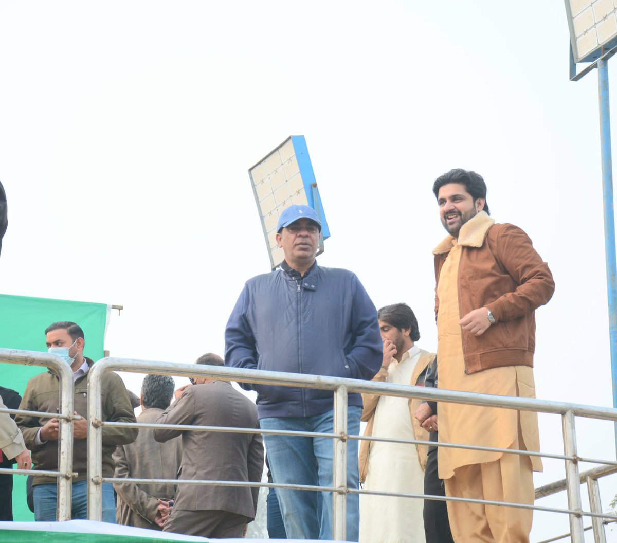 SyedTanzemTShah's tweet photo. @SyedKumailHShah Chairman District Council Sukkur At Jalsa gha with Join really Of Jiyala.
@BBhuttoZardari 
#چنو_نئی_سوچ_کو
#VoteForTeer #VoteForPPP
#PS25BilawalKa https://t.co/h3j4rVTmHU