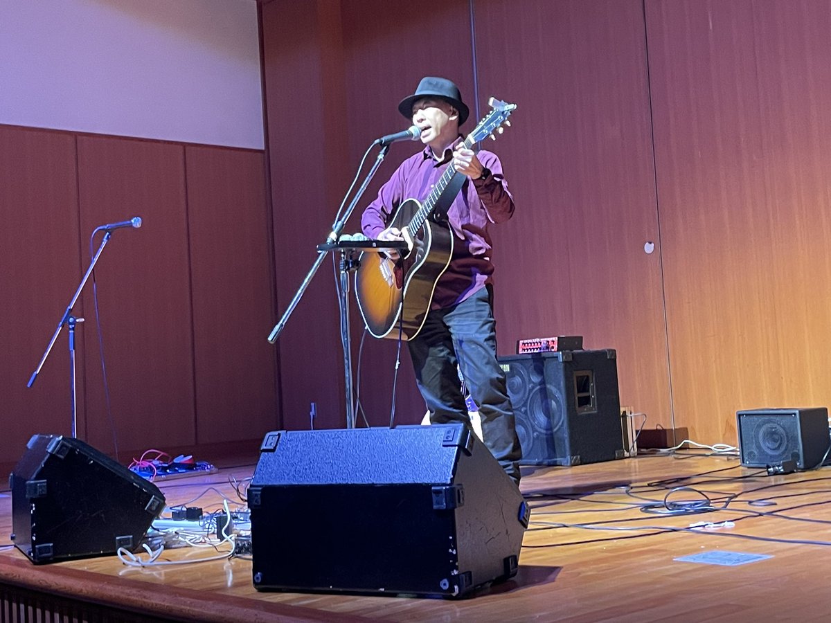 INBrecord's tweet image. No.17は玉置義明さん❣️今回は、前回とは違いまた新たに「アイ」と「MOTHER」の2曲を弾き語りでしっとり聴かせて下さいました🎸いつも新しい可能性に次々と挑戦する玉置さん、抜群の安定感でした🥰 #歌ってみた  #ボイトレ #音楽好きさんと繋がりたい  #ボーカル教室 #ギター教室 #弾いてみた