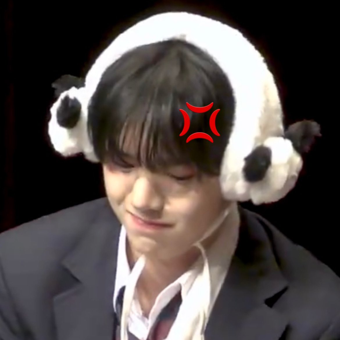 O7O1hs's tweet photo. he's effortlessly cute https://t.co/Crr404BILx