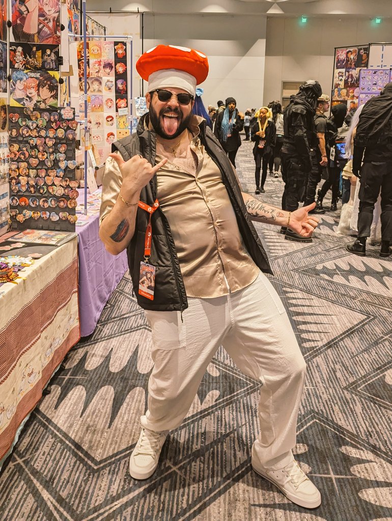 TheCEscalante's tweet photo. Anyone else at #Ikkicon this weekend??? https://t.co/pPFNxB2Chx