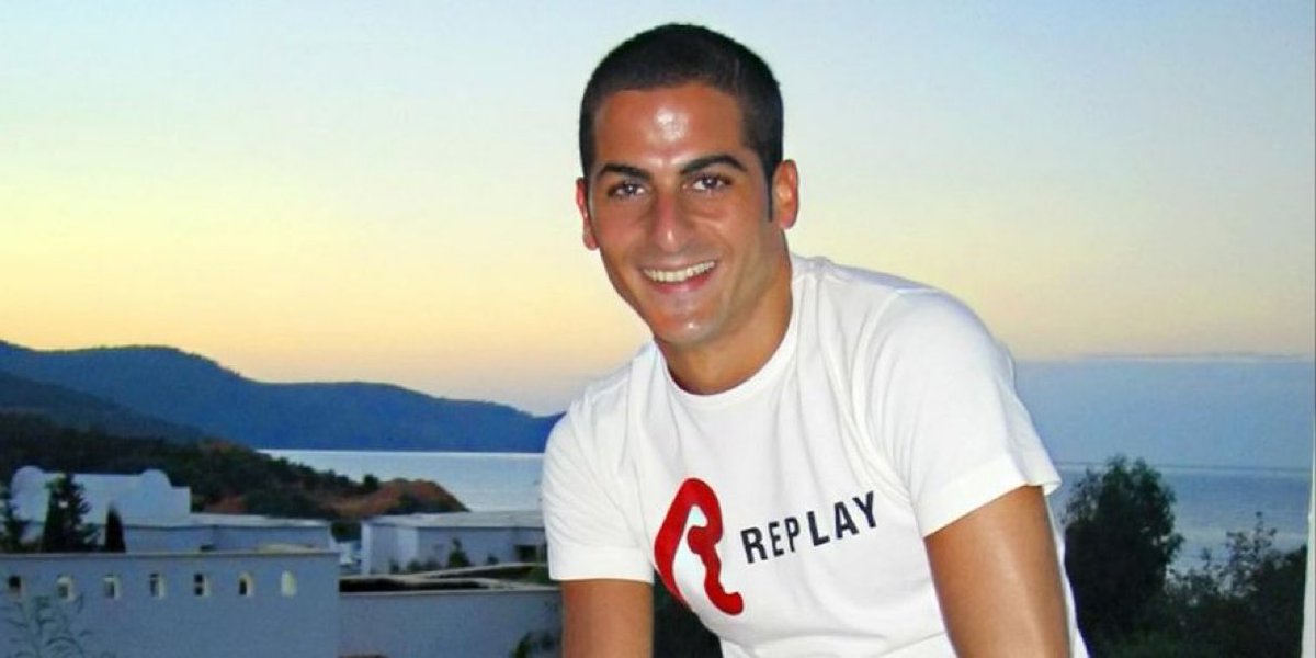 #OnThisDay 2006 

wurde #IlanHalimi von einer Gruppe, die sich „Gang der Barbaren“ nannte, entführt und über einen Zeitraum von drei Wochen in Sainte-Geneviève-des-Bois, #Frankreich zu Tode gefoltert. 

NUR, weil er #Jude war. 
1/6