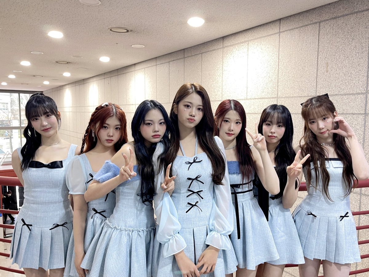 [📸] 

240121 SBS 인기가요

클리키의 많은 사랑과 응원 덕분에 Winter Bloom 막방까지 완료🫶
우리 다시 만나는 날까지 건강하게 지내기💞

#CLASSy #클라씨
#WinterBloom