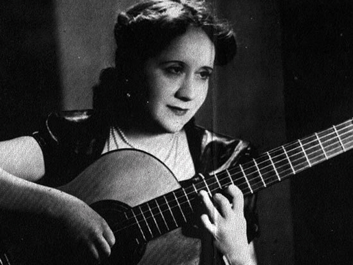 RevistaFugato's tweet photo. #TalDíaComoHoy en 1907 nació la guitarrista y compositora argentina🇦🇷 María Luisa Anido. Como intérprete, tuvo un alcance internacional, con giras por distintos continentes. https://t.co/51ImspkWP3